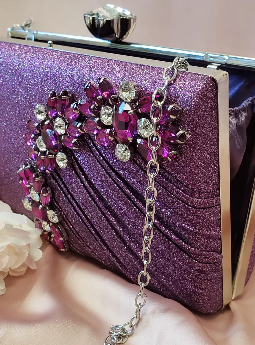 Pochette de soirée femme à pailletttes et gros strass
