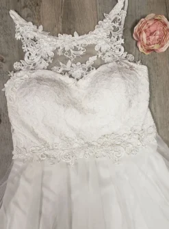 robe cortège femme voilage et dentelle