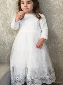 Robe de baptême longue brodée avec manches longues + béguin