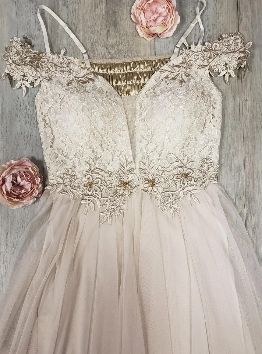 Robe de cocktail courte femme dentelle et mousseline