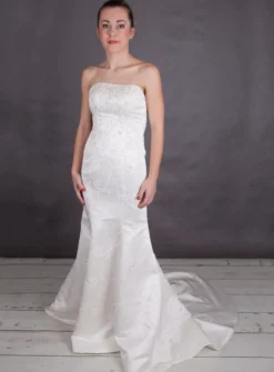 Robe de mariée sirène perlée