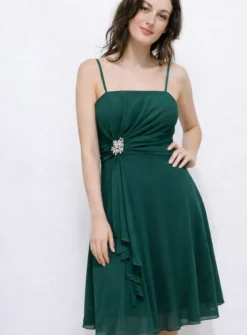 Robe demoiselle d'honneur courte femme drappée broche strass