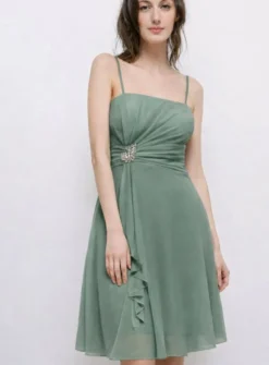 Robe demoiselle d'honneur courte femme drappée broche strass