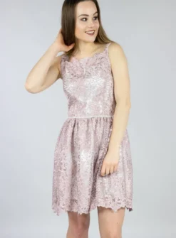 Robe dentelle femme courte