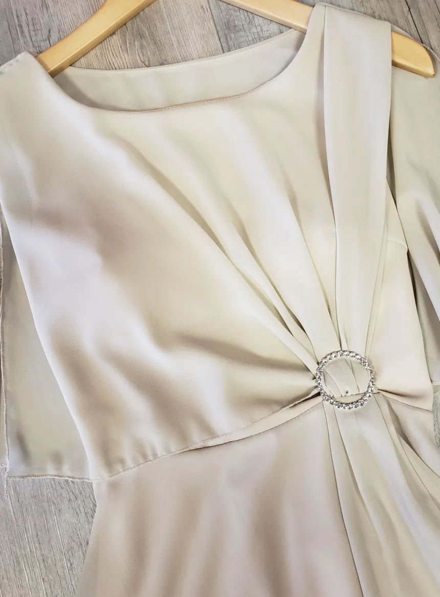 Robe de soirée courte femme cape