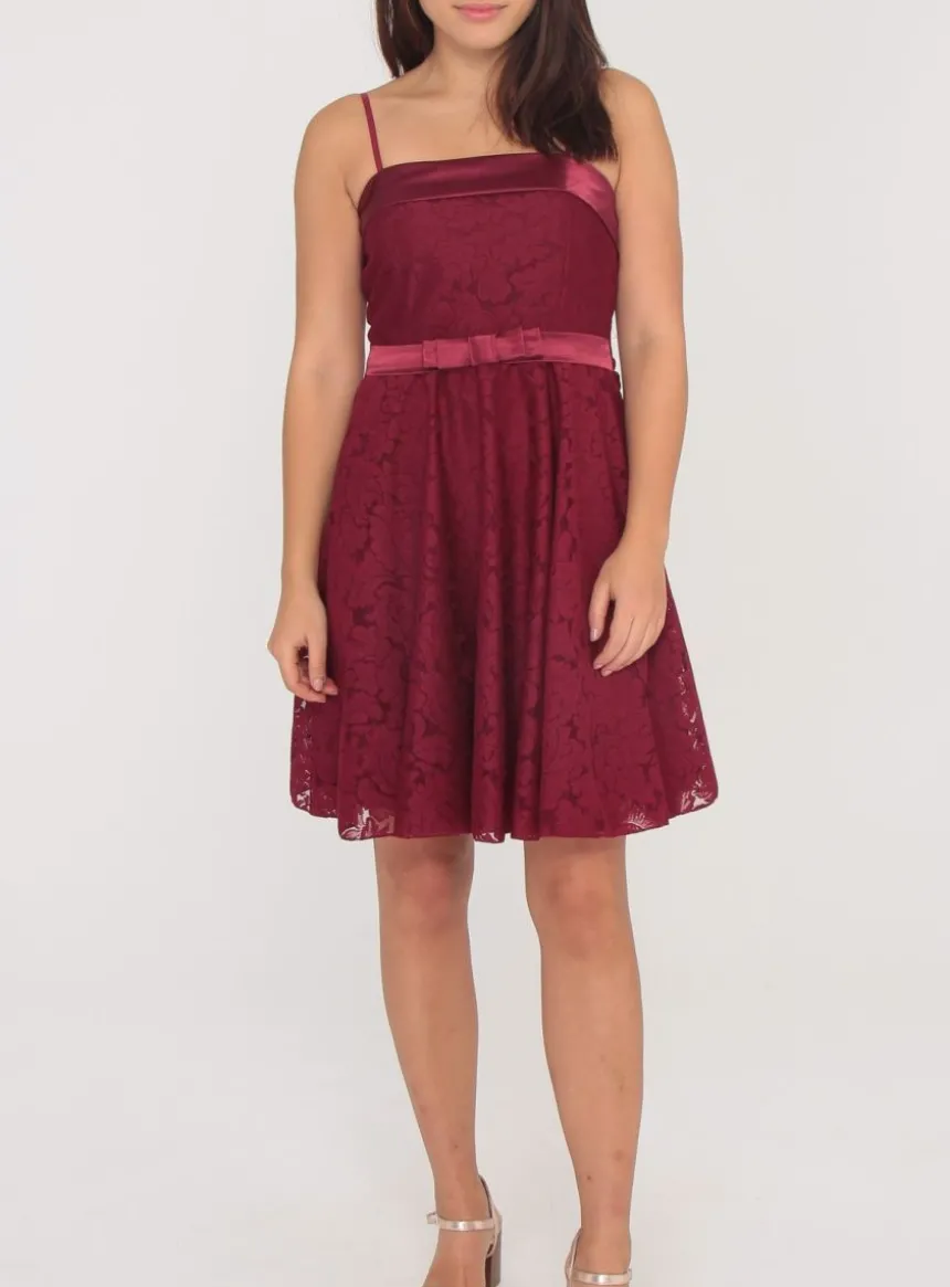 Robe de soirée courte femme ou jeune fille