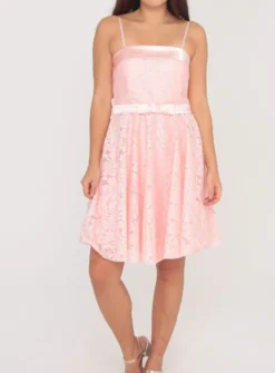 Robe de soirée courte femme ou jeune fille