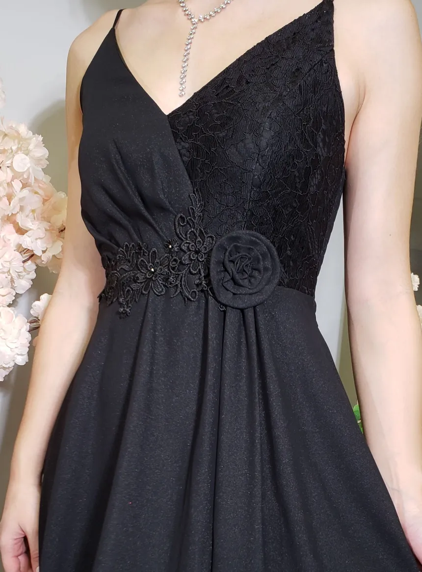 Robe de soirée courte mousseline et dentelle