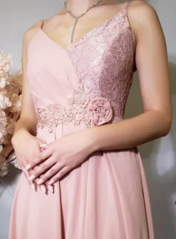 Robe de soirée courte mousseline et dentelle
