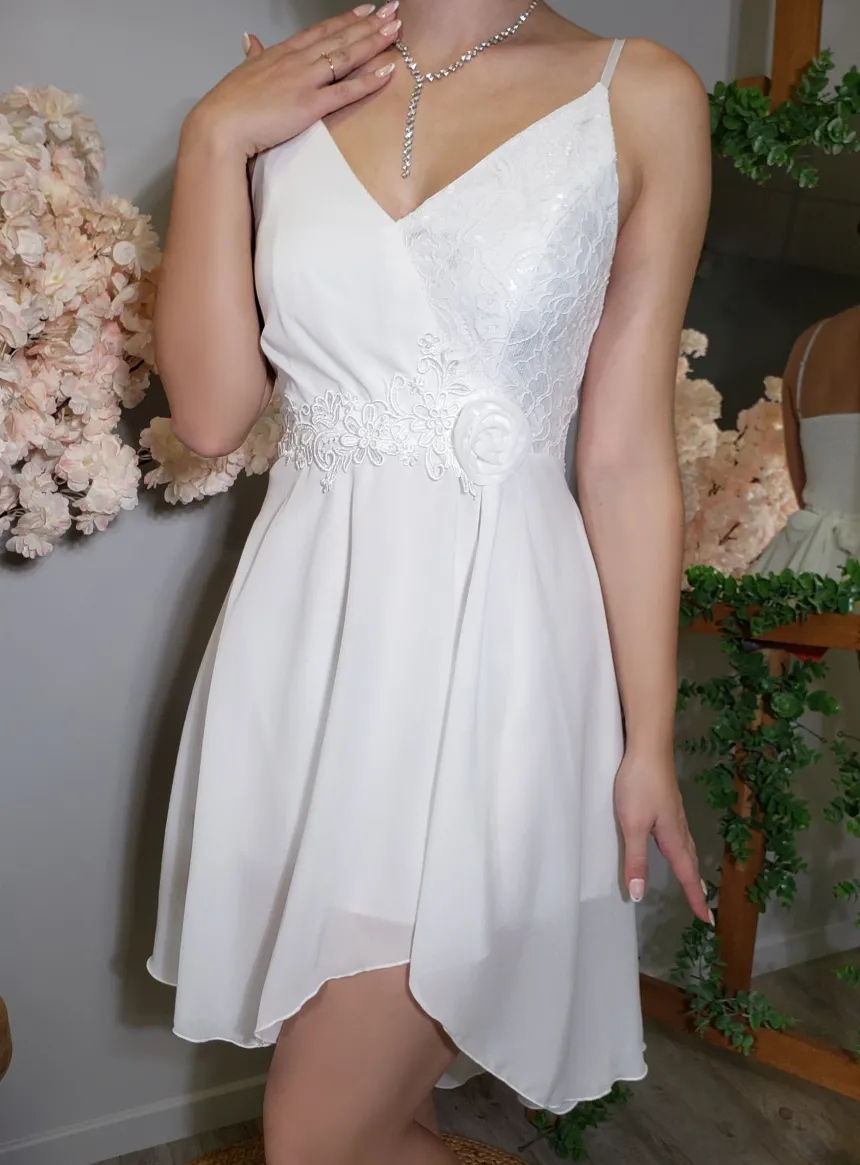 Robe de soirée courte mousseline et dentelle