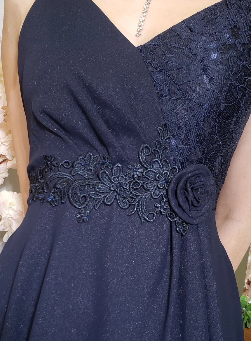 Robe de soirée courte mousseline et dentelle