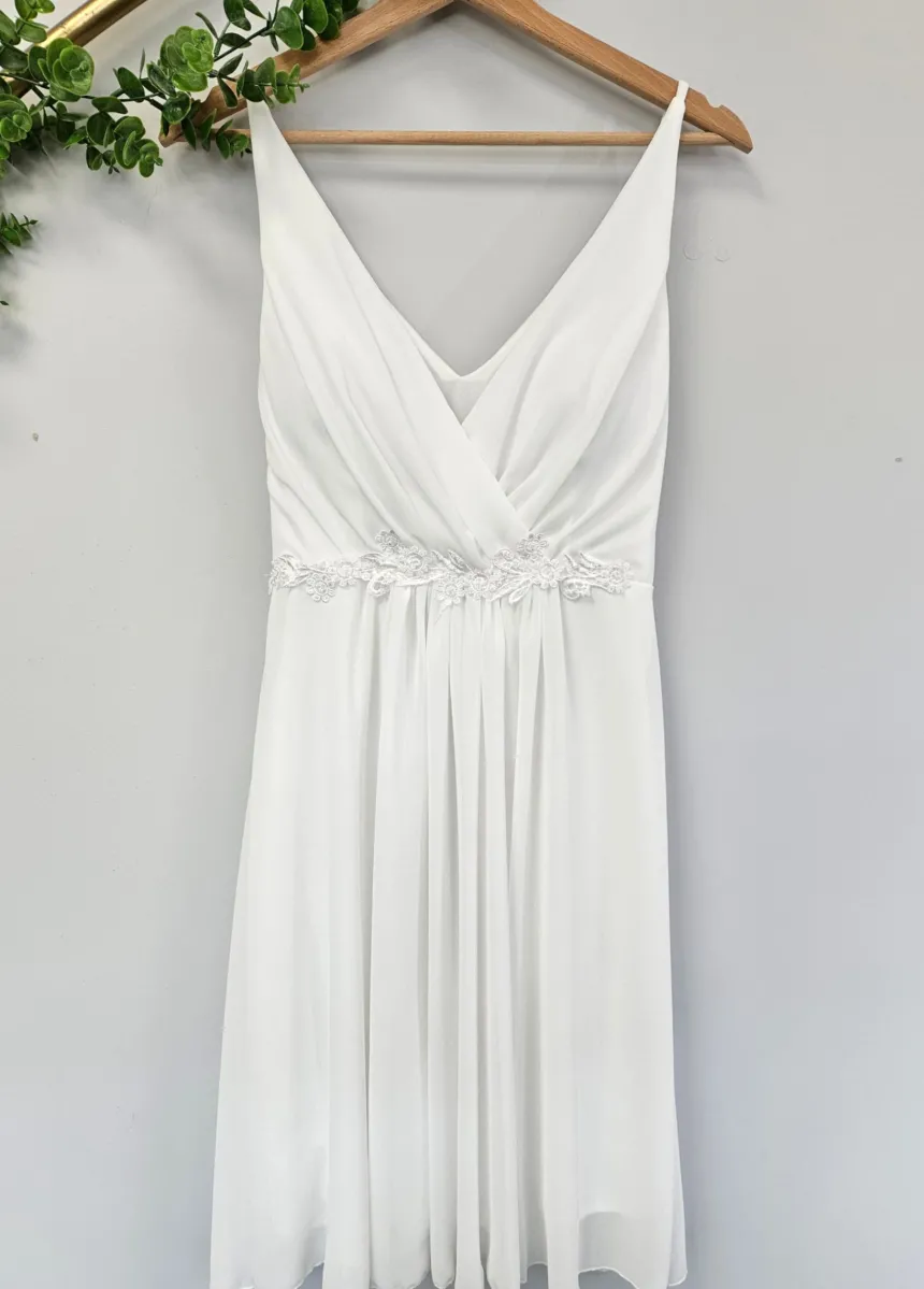 Robe Femme en mousseline courte fleurs sur ceinture