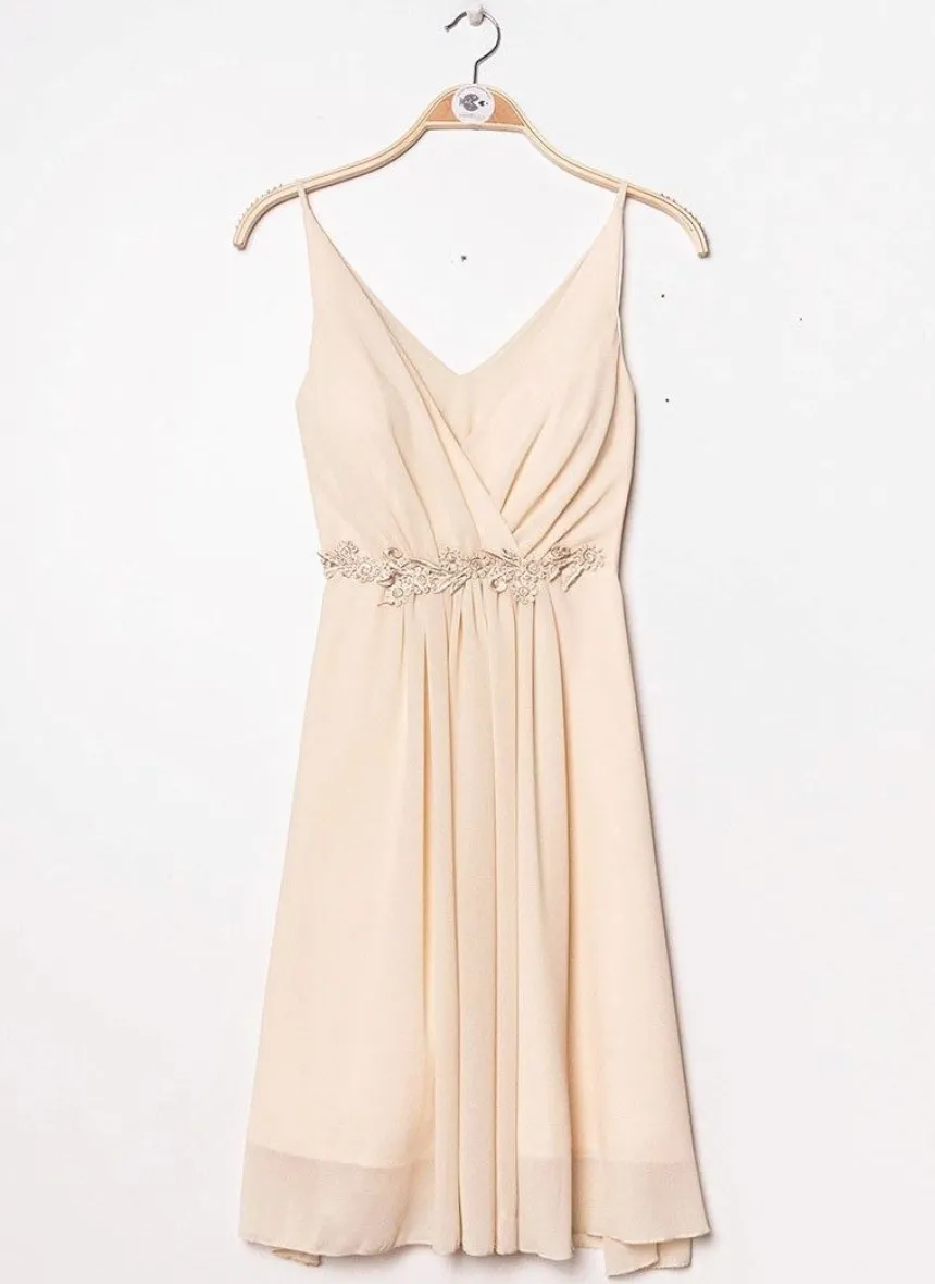 Robe Femme en mousseline courte fleurs sur ceinture