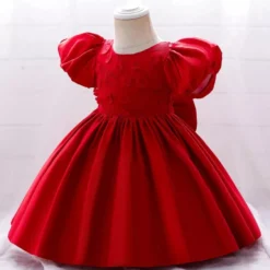 Robe rouge satinée fille