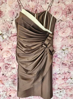 Tenue de mariage invitée femme