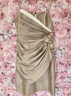 Tenue de mariage invitée femme