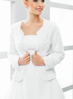 Veste mariage fourrure torsadée