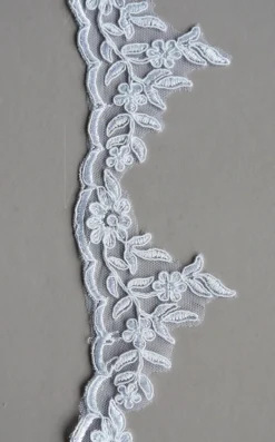 Voile de mariée dentelle florale sans rabat