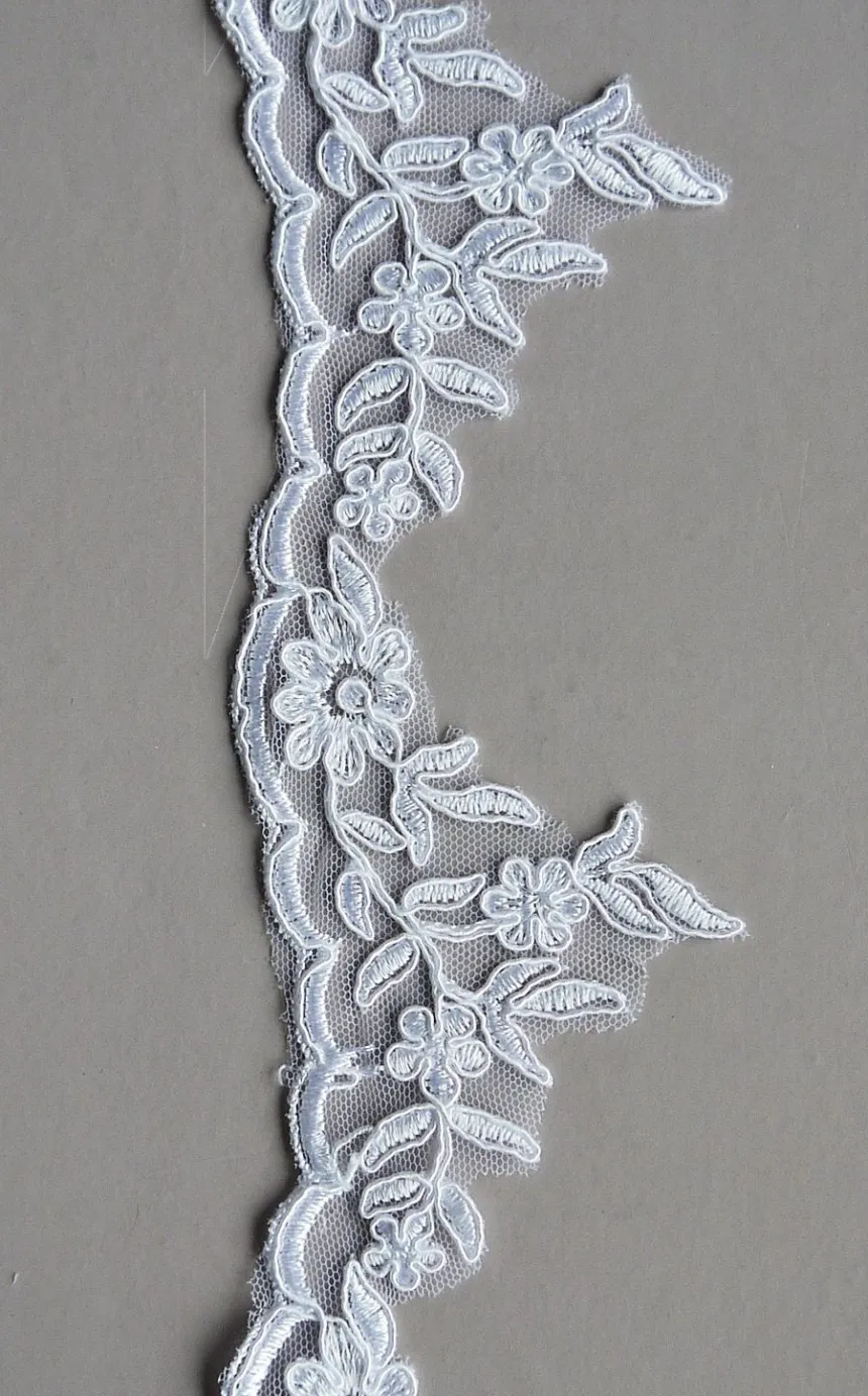 Voile de mariée dentelle florale sans rabat
